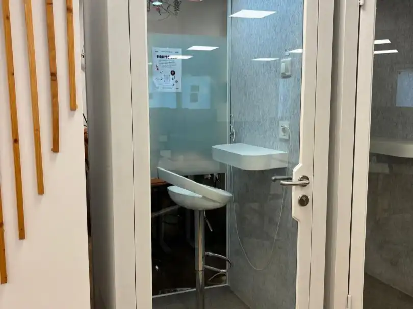 Baño de Oficina de alquiler en Valencia con Aire acondicionado, Amueblado y Internet