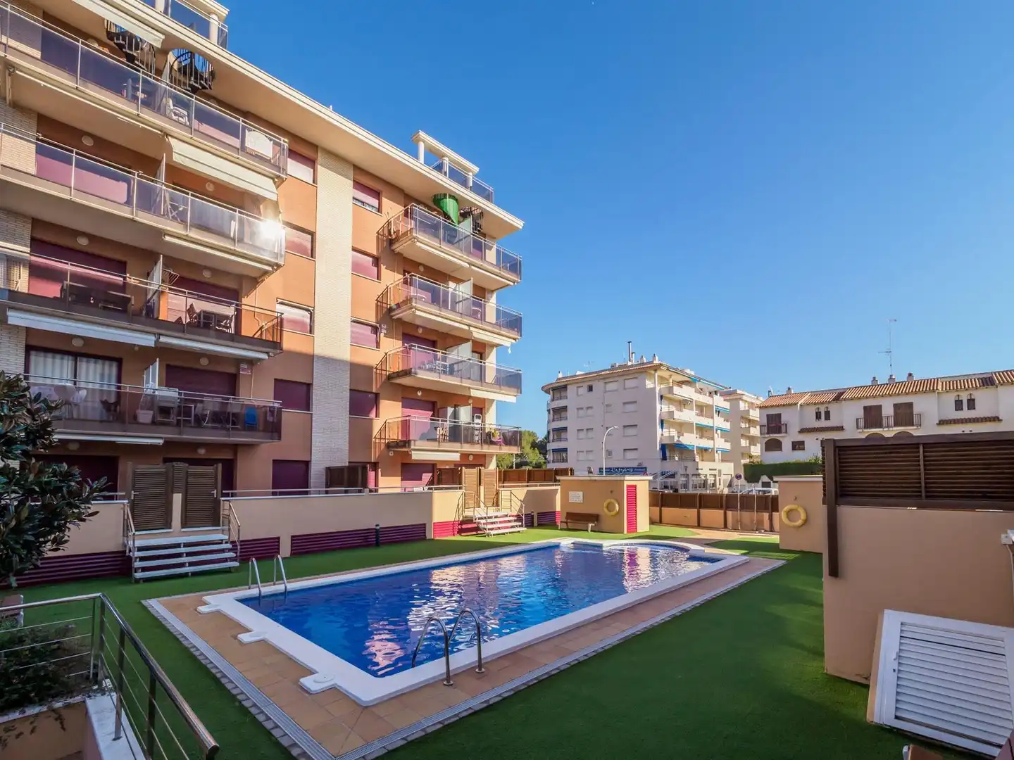 Schwimmbecken von Dachboden zum Verkauf in Calafell mit Heizung, Terrasse und Gemeinschaftspool