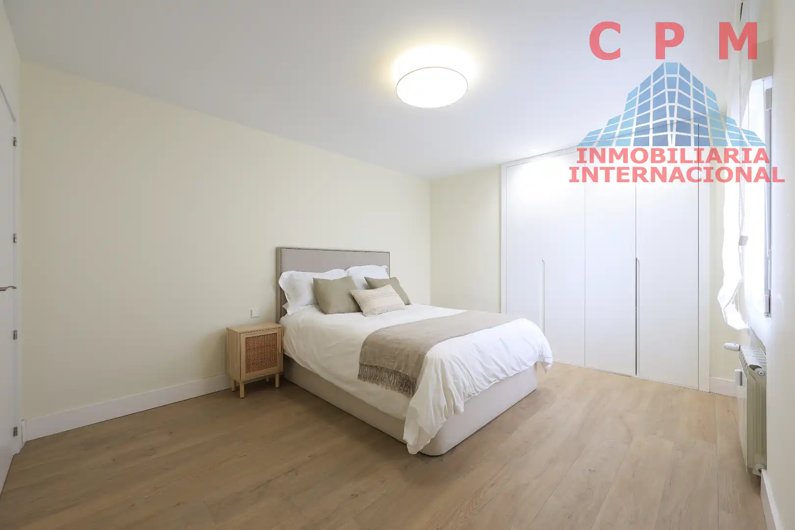 Schlafzimmer von Wohnung zur Miete in Madrid mit Klimaanlage, Heizung und Möbliert
