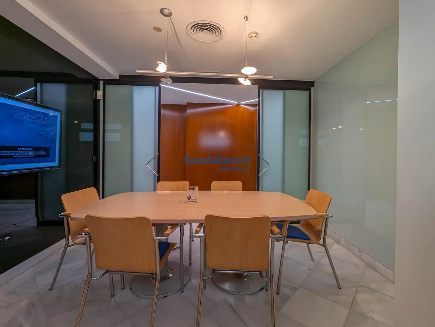 Flat for sale in Sevilla  with Air Conditioner and Alarm