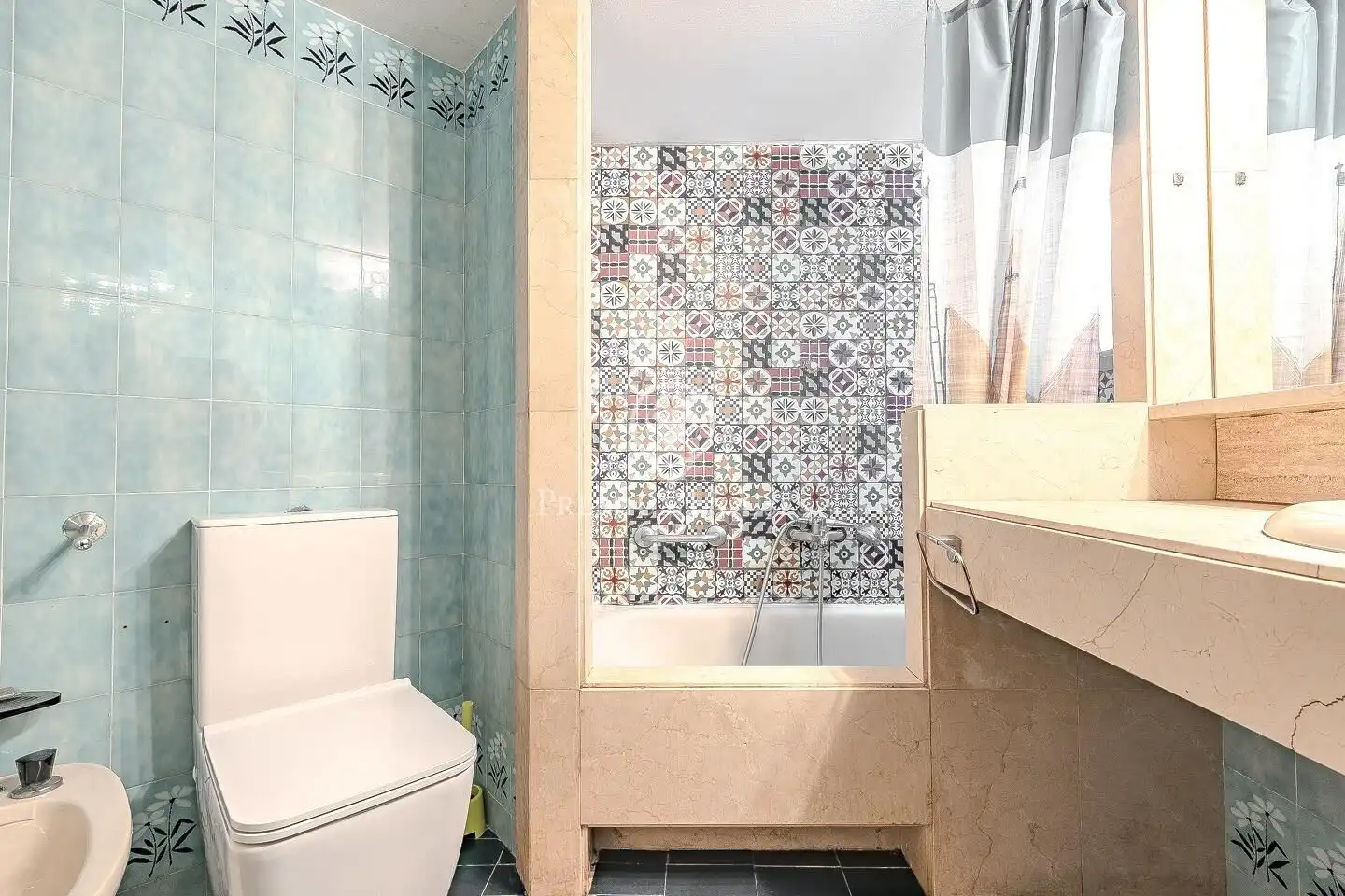 Baño de Piso en venta en Barcelona con Calefacción, Terraza y Balcón