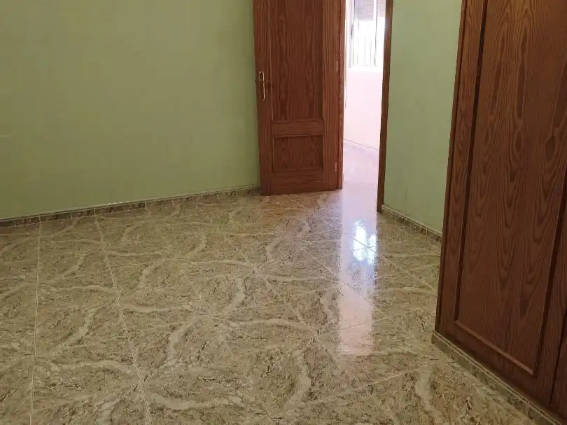 Büro zur Miete in Torrevieja mit Klimaanlage und Terrasse