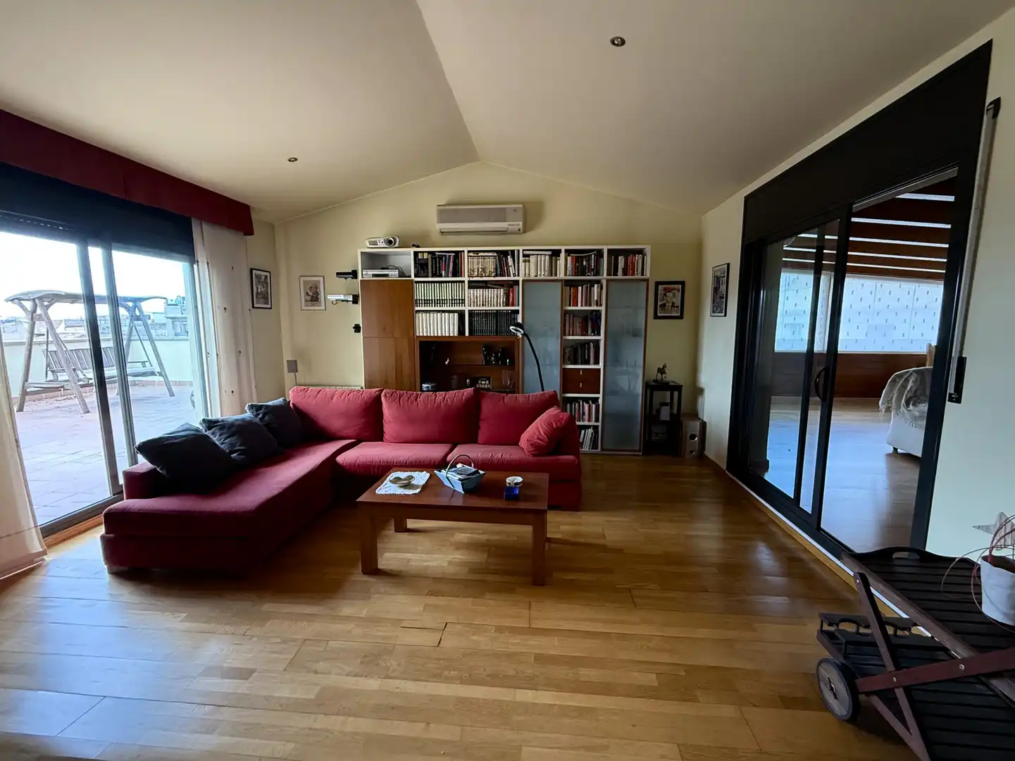 Sala de estar de Dúplex en venta en Vilafranca del Penedès con Aire acondicionado, Calefacción y Parquet