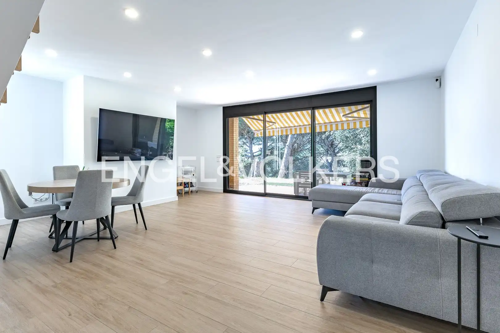 Sala de estar de Casa o chalet en venta en Mataró con Aire acondicionado, Calefacción y Jardín privado