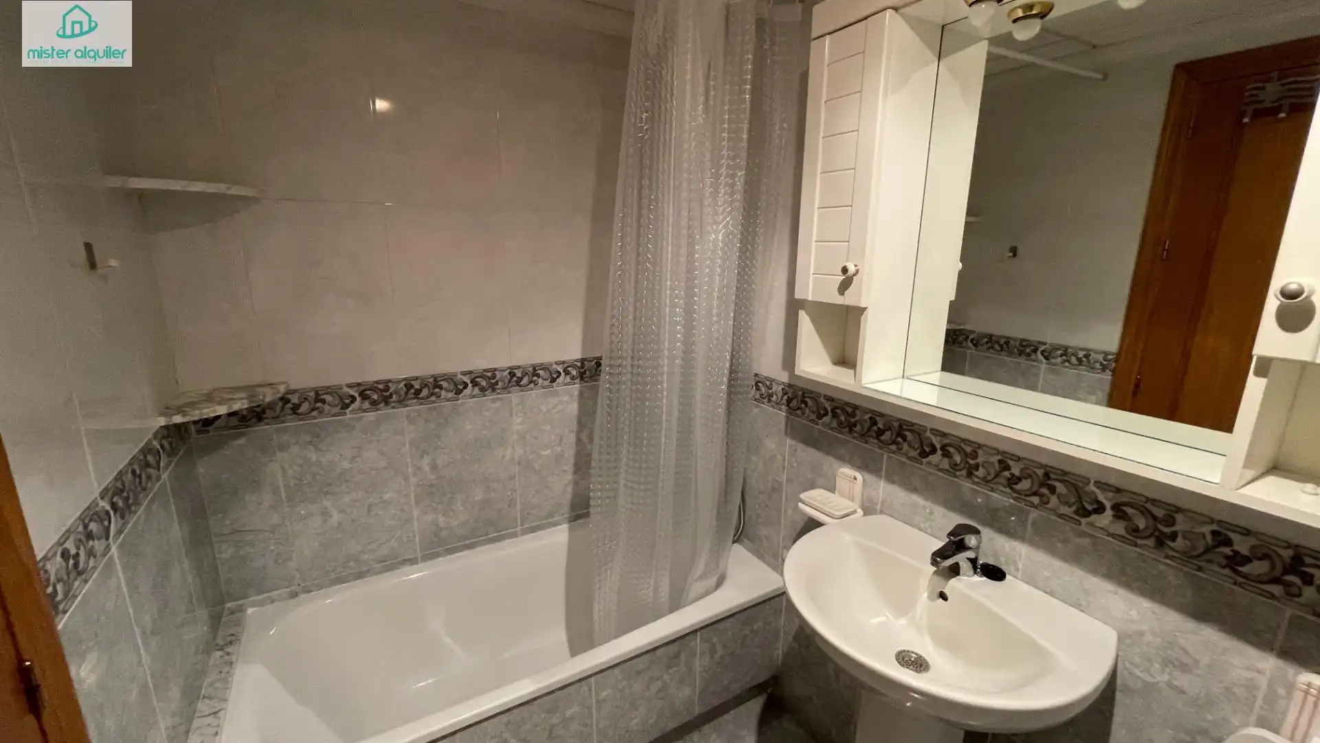 Bany de Apartament de lloguer en El Campello amb Aire condicionat, Calefacció i Terrassa
