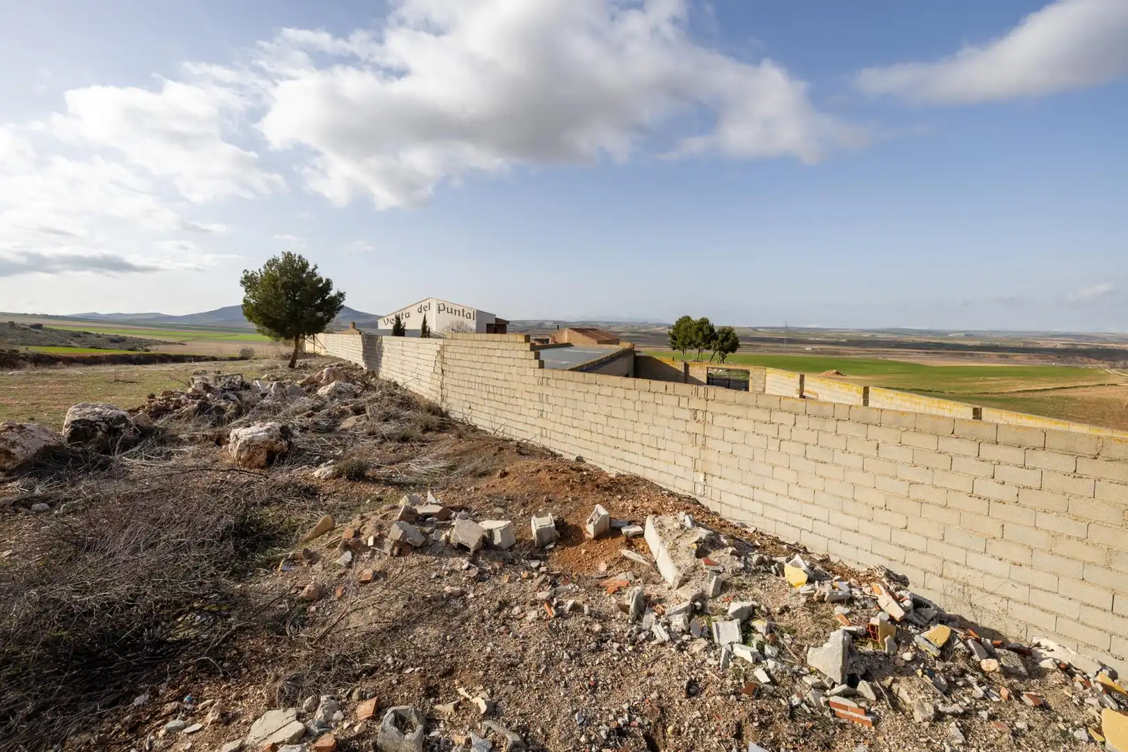 Local en venta en Huélago