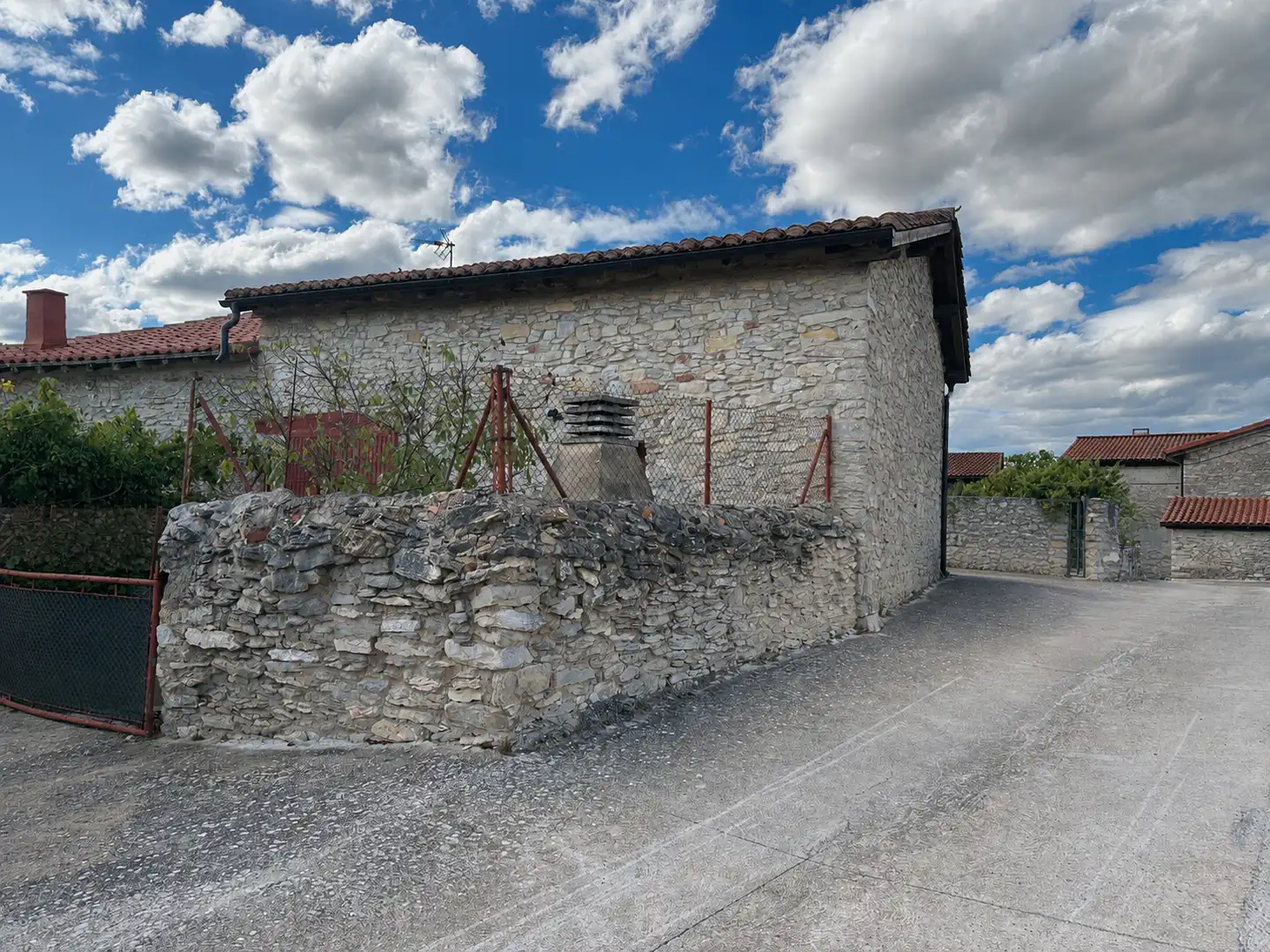 Vista exterior de Casa o xalet en venda en Valdegovia / Gaubea amb Terrassa, Moblat i Forn