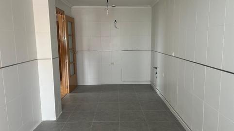 Foto 3 de Piso en venta en Calle Municipio de Molinicos, Imaginalia - Llanos del Águila, Albacete