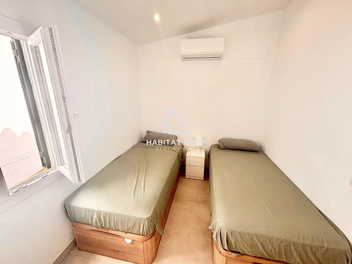 Dormitori de Casa adosada en venda en Ciutadella de Menorca amb Aire condicionat, Jardí privat i Terrassa