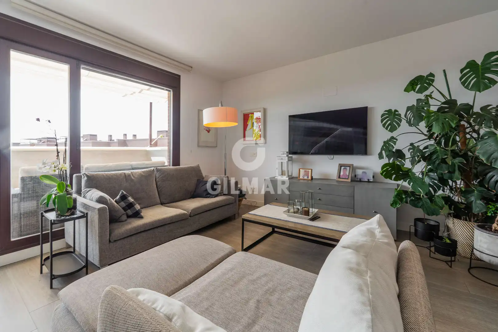 Living room of Duplexes for sale in Madrid  with Heating, Private garden and Storage room