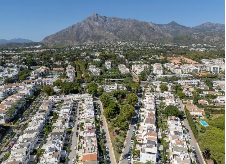 Casa a schiera con terrazza in vendita a Milla de Oro, imagen 6