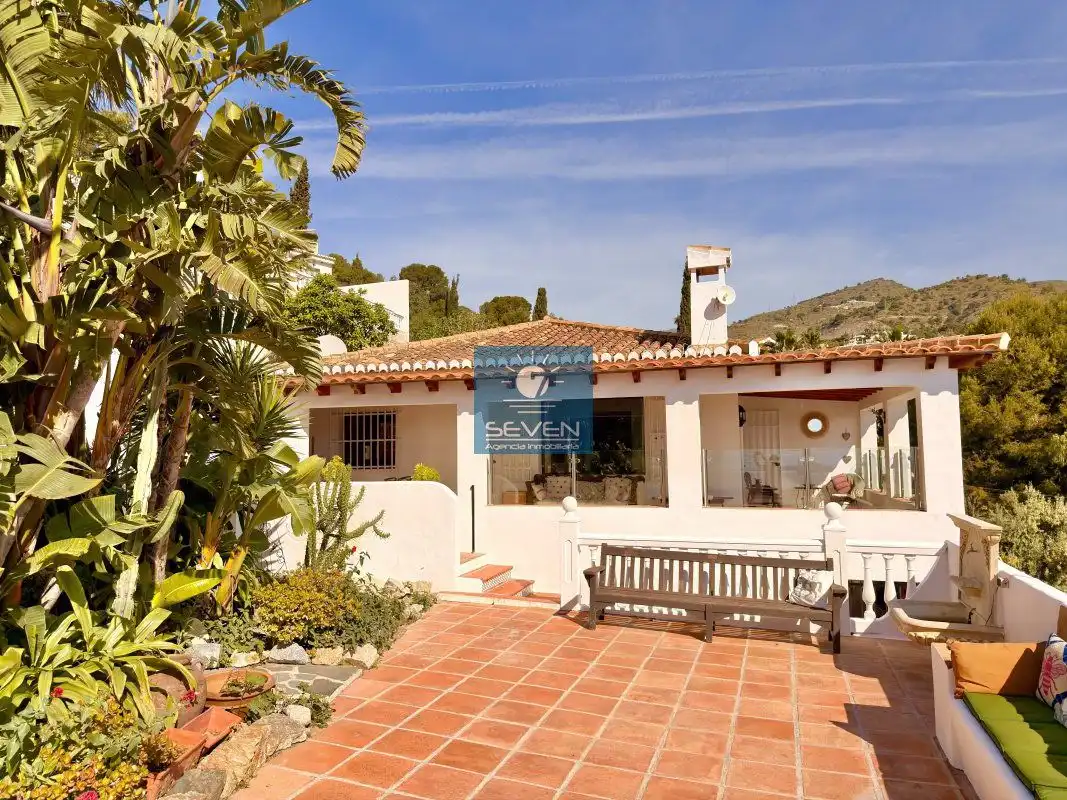 Vista exterior de Casa o chalet en venta en Almuñécar con Aire acondicionado, Calefacción y Jardín privado