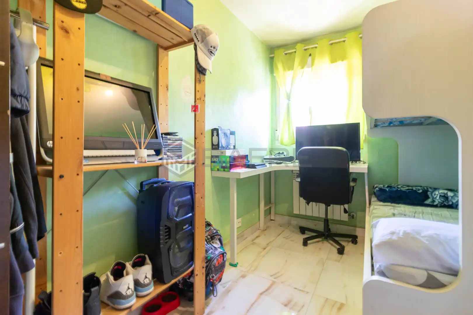 Bedroom of Houses for sale in Madrid  with Air Conditioner, Heating and Private garden