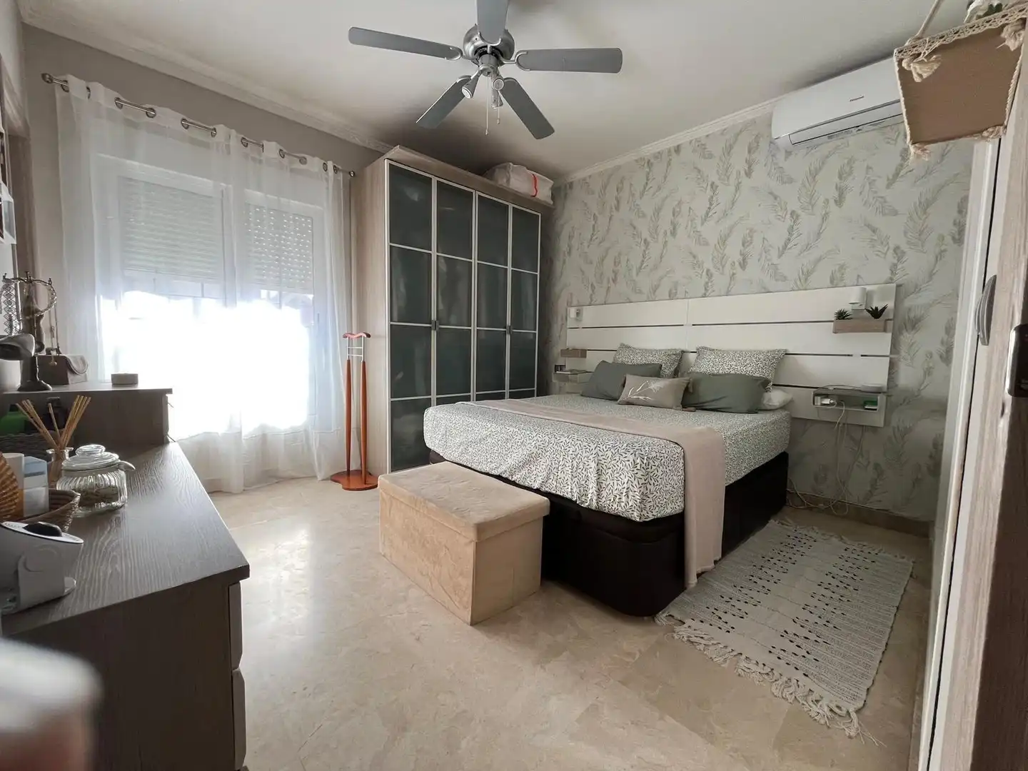 Habitación de Casa o chalet en venta en Montequinto con Aire acondicionado, Calefacción y Jardín privado