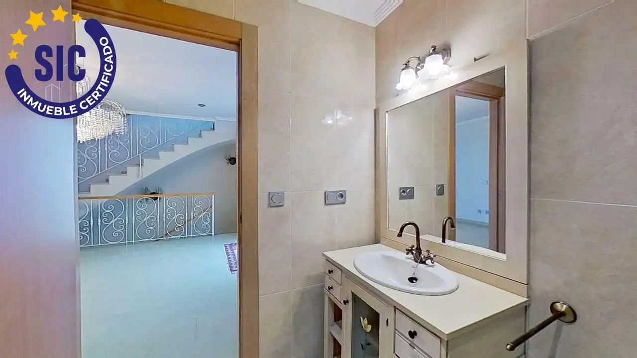Badezimmer von Haus oder Chalet zur Miete in Chiva mit Heizung und Terrasse