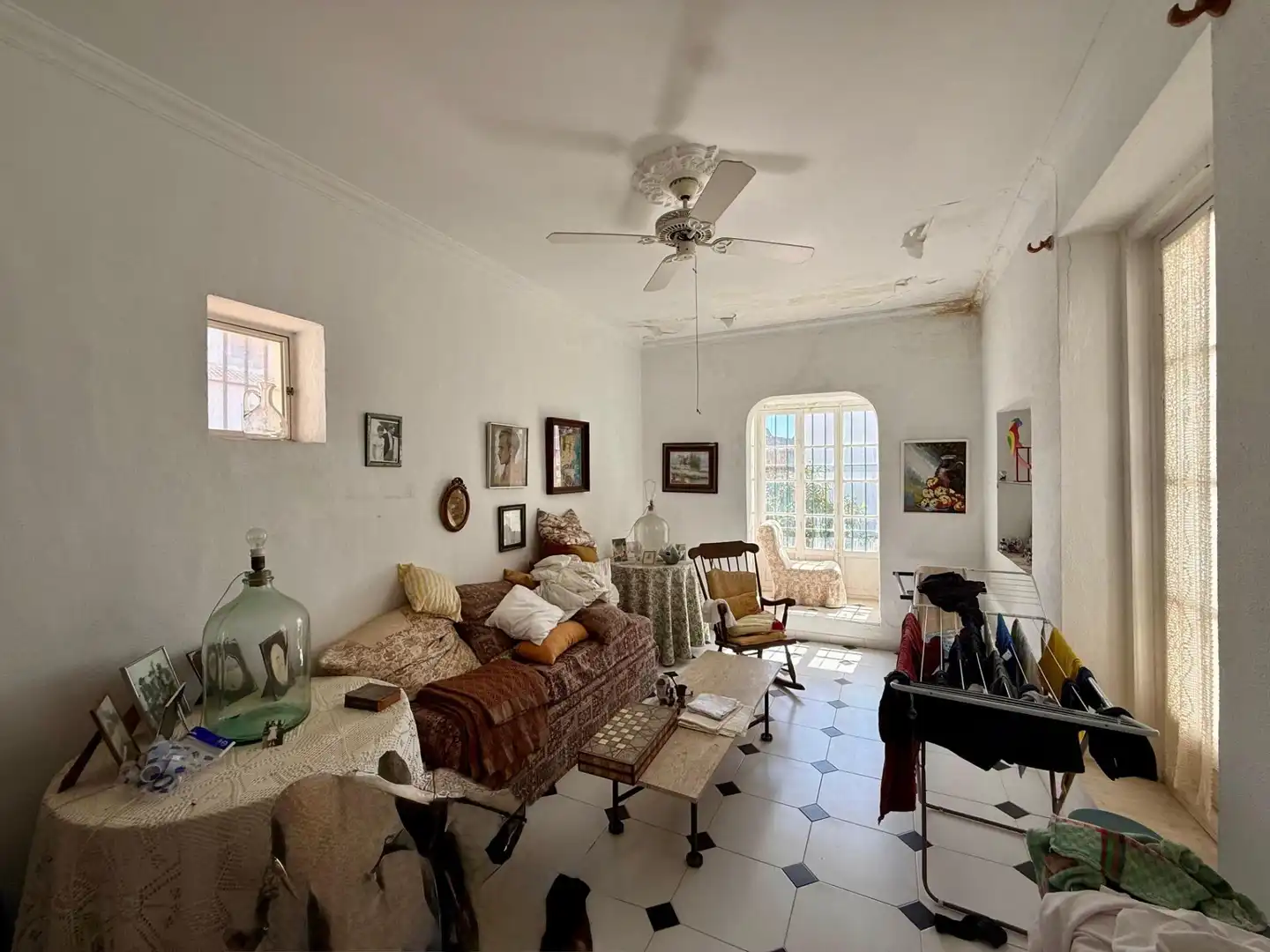 Sala d'estar de Casa o xalet en venda en El Puerto de Santa María amb Traster i Piscina