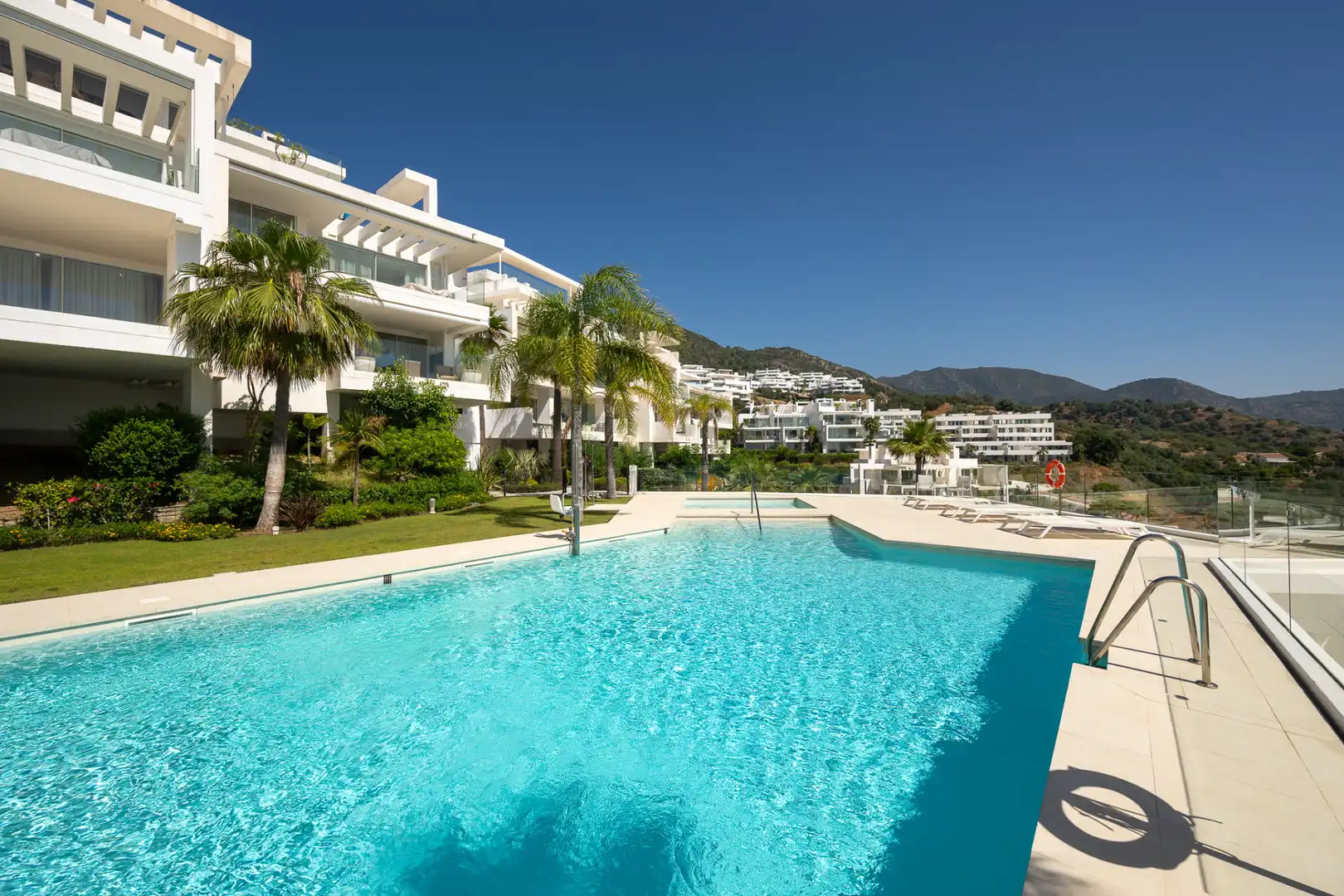 Àtic amb piscina en venda a Marbella Centro, imagen 2