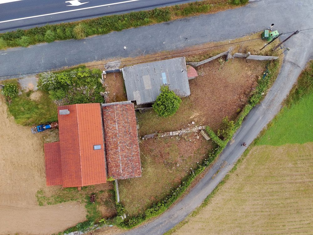 Finca rústica en venda en A Laracha   amb Jardí privat i Traster