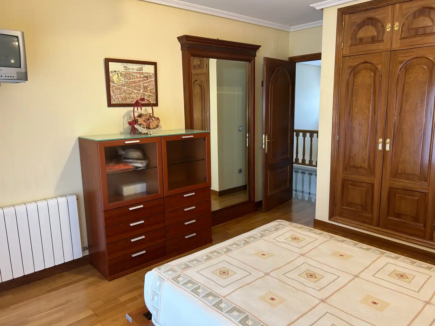 Dormitori de Casa o xalet en venda en Alcalá de Henares amb Aire condicionat, Calefacció i Jardí privat