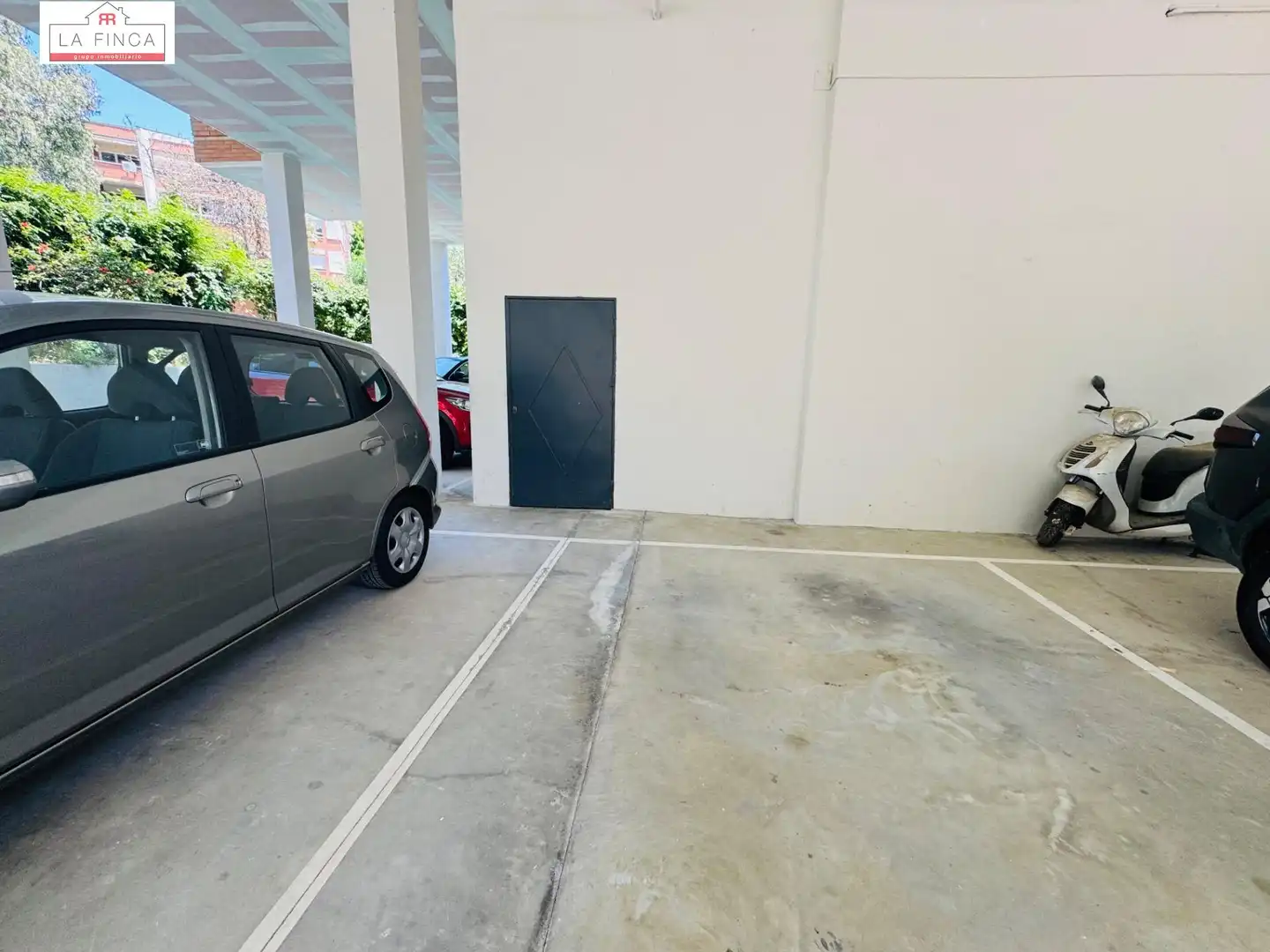 Aparcament de Pis en venda en Málaga amb Aire condicionat, Parquet i Piscina comunitària