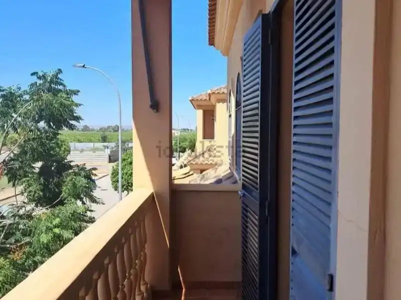 Terrassa de Pis en venda en La Rinconada amb Aire condicionat i Piscina