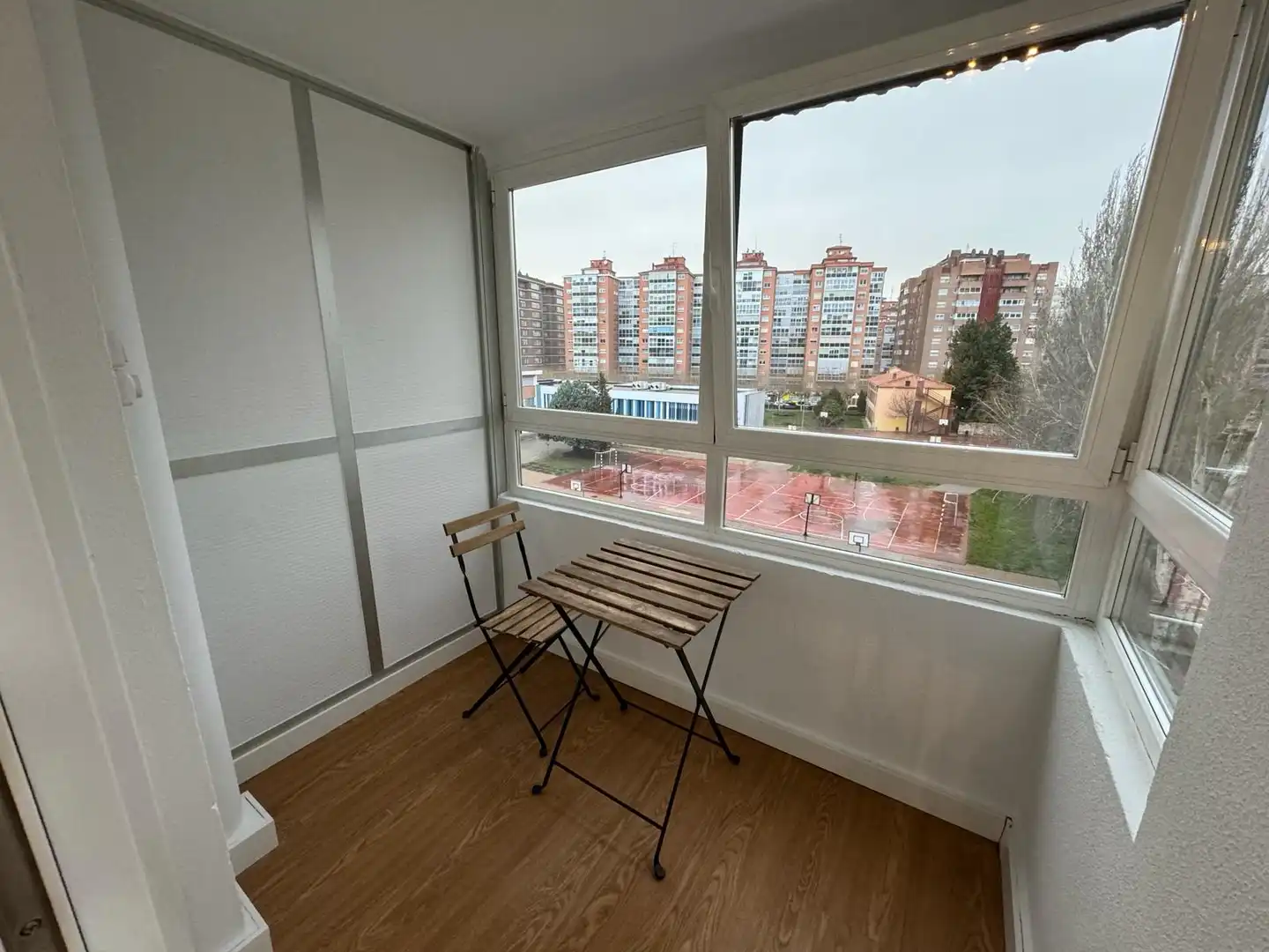 Habitación de Apartamento de alquiler en Burgos con Calefacción, Parquet y Amueblado