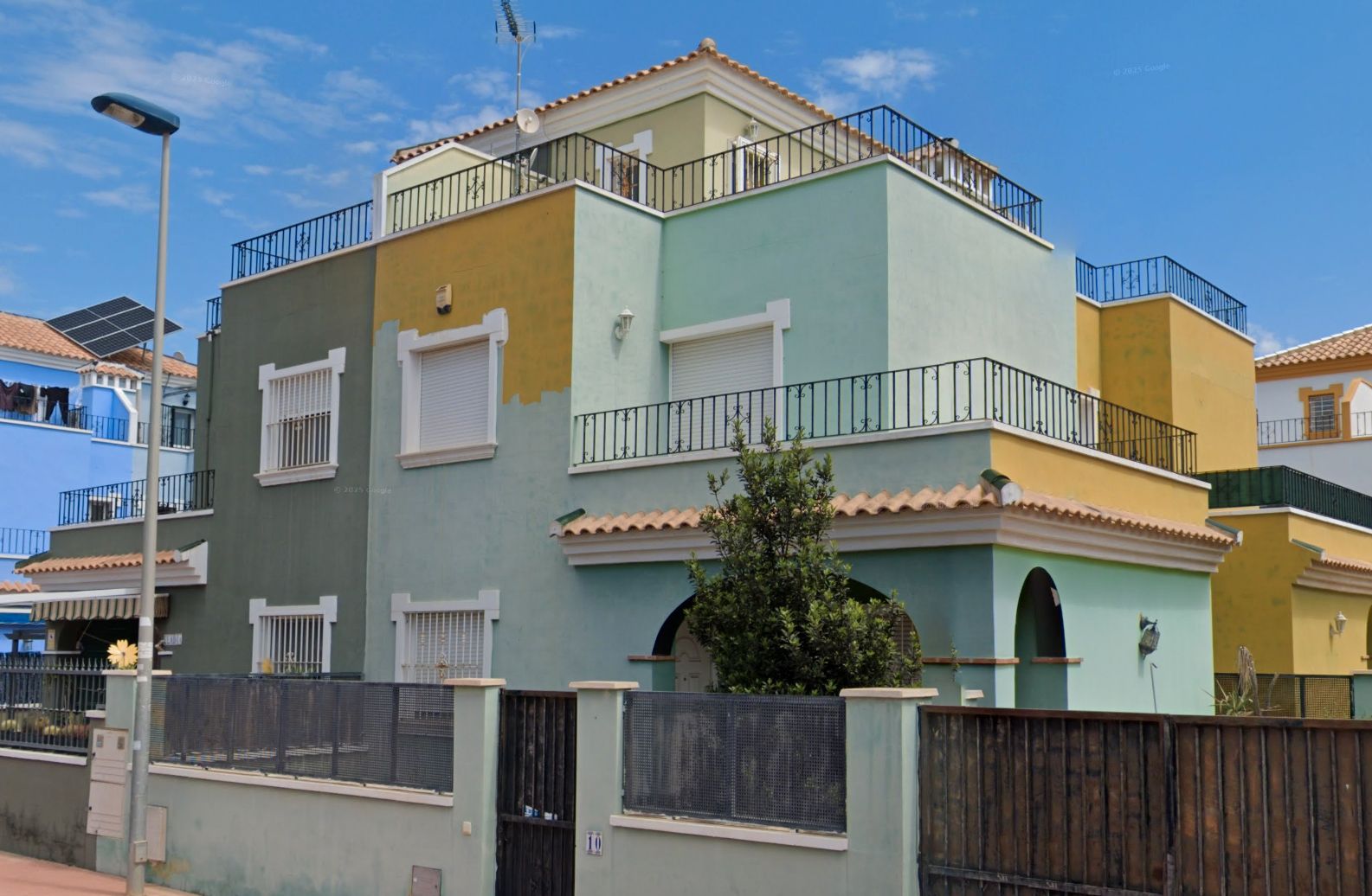 Vista exterior de Casa adosada en venda en San Javier amb Terrassa i Piscina comunitària