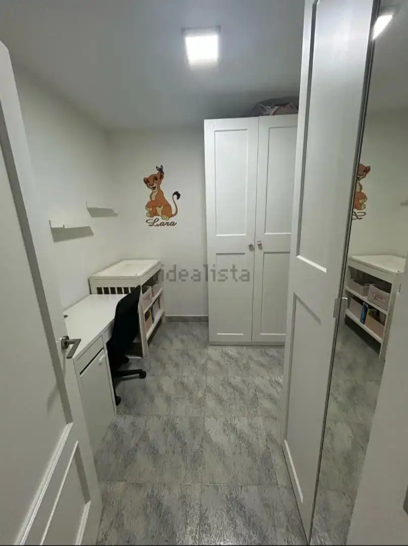 Habitación de Piso en venta en Almería con Terraza y Piscina comunitaria
