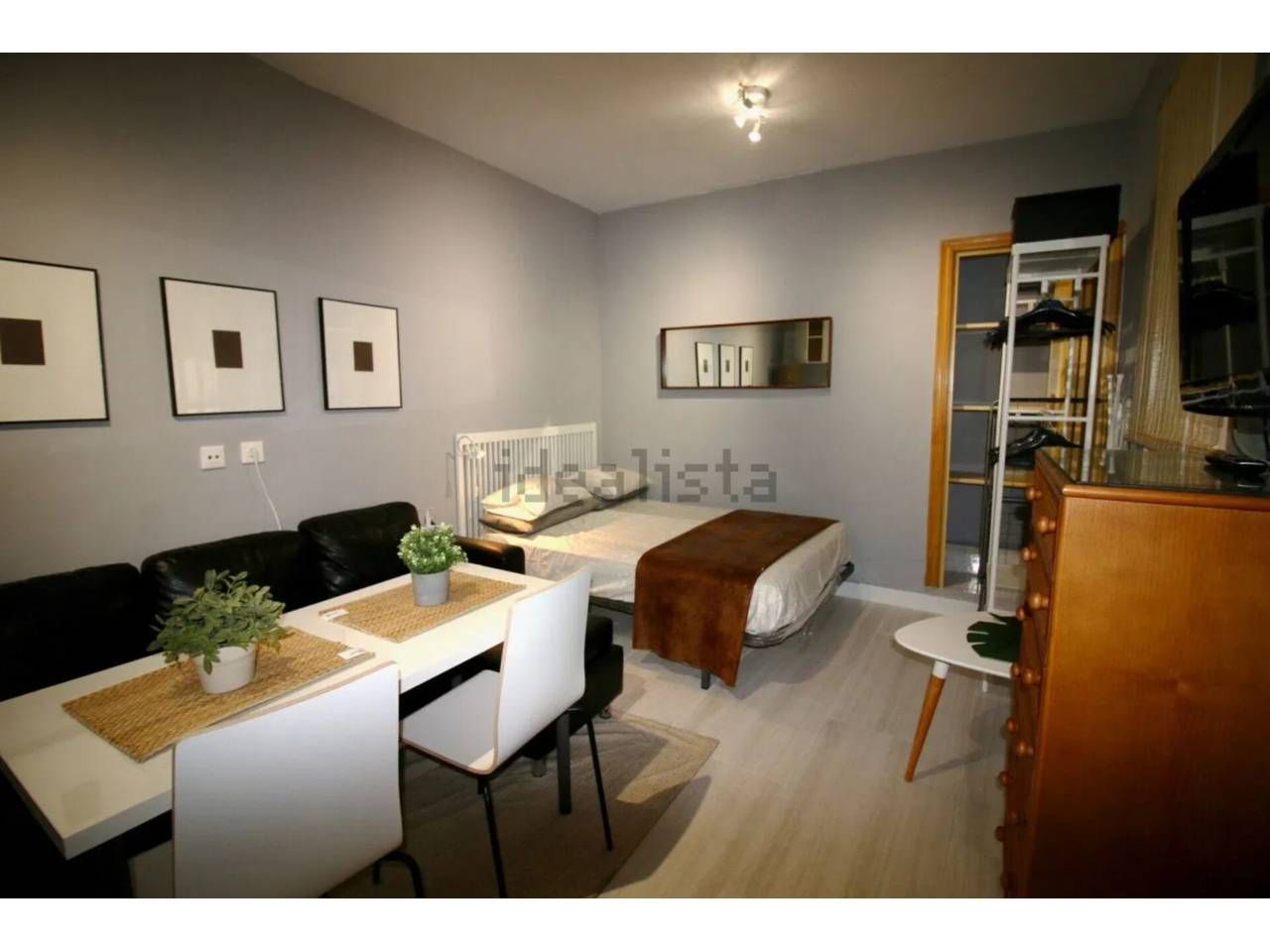 Habitación de Estudio en venta en L'Hospitalet de Llobregat con Parquet y Amueblado