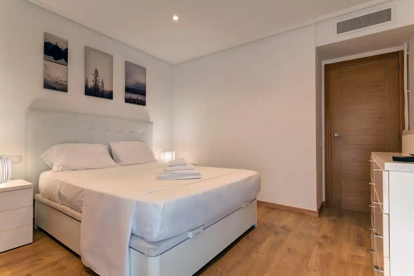 Flat for rent in Calle Santa Ángela de la Cruz, Encarnación - Regina