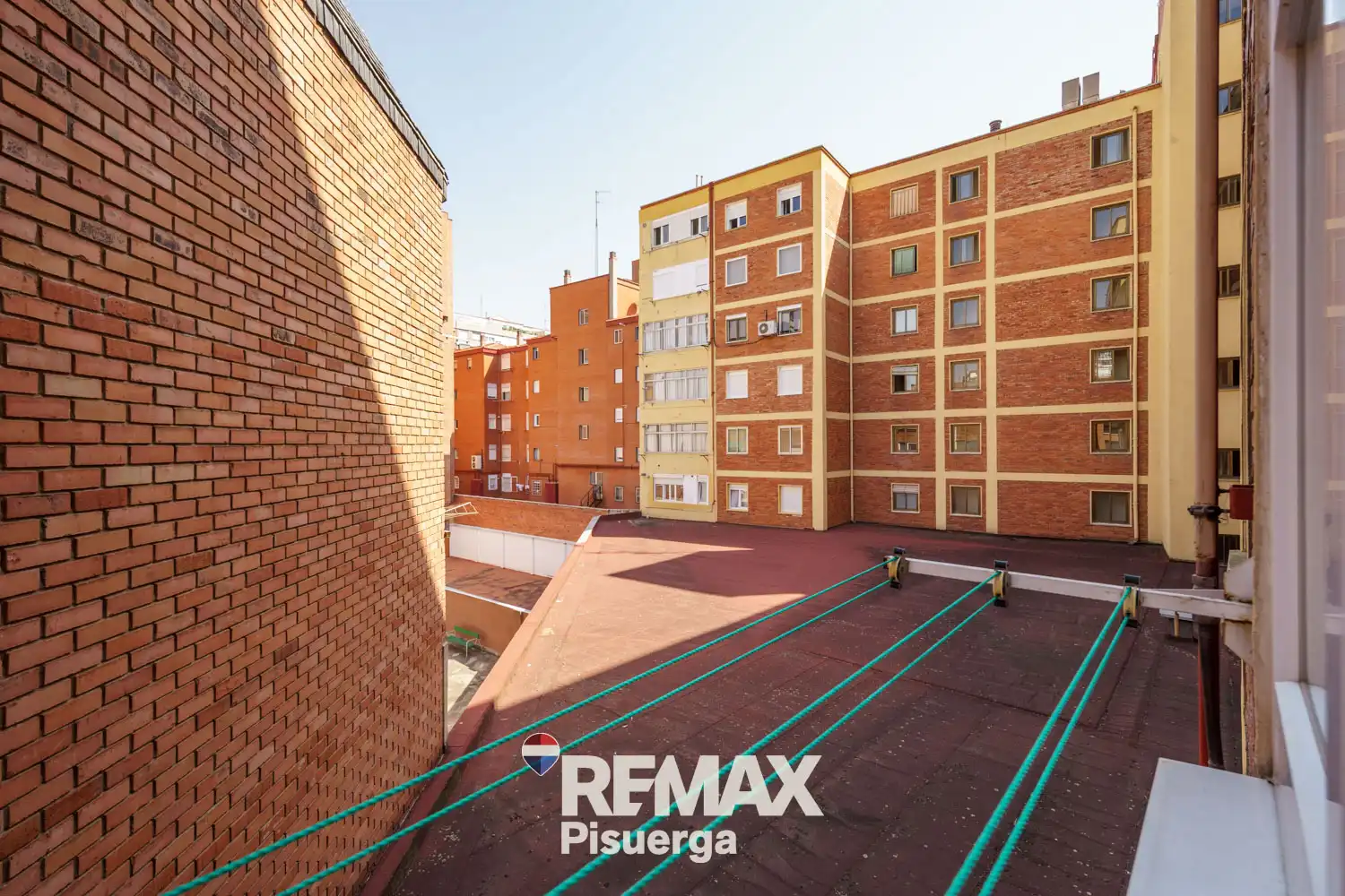 Vista exterior de Piso en venta en Valladolid con Calefacción, Parquet y Terraza
