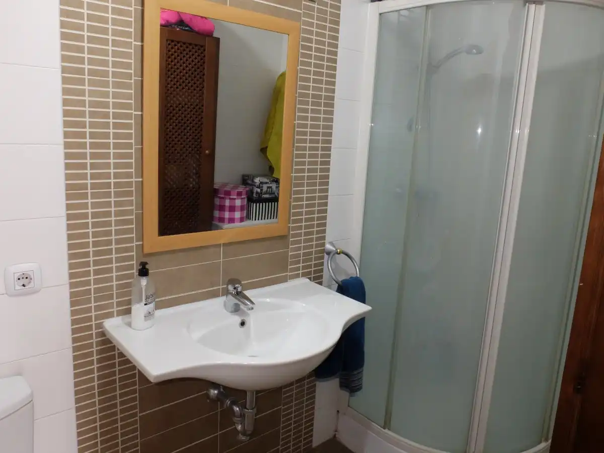 Baño de Casa adosada en venta en Laguna de Duero con Calefacción, Terraza y Trastero