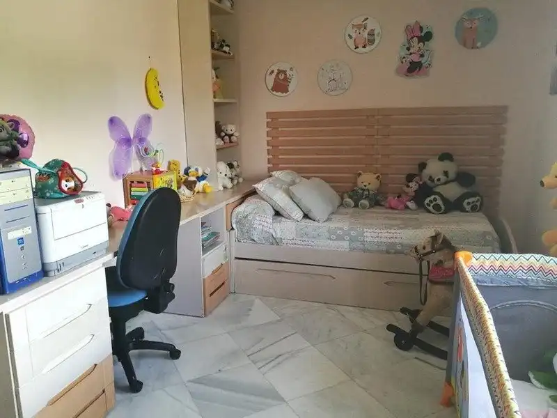 Dormitori de Casa o xalet en venda en Córdoba amb Aire condicionat, Calefacció i Jardí privat