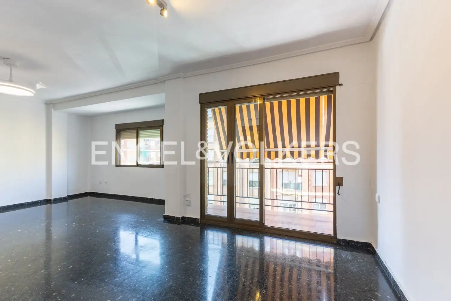 Wohnung mit Terrasse zur Miete in Quatre Carreres, imagen 3