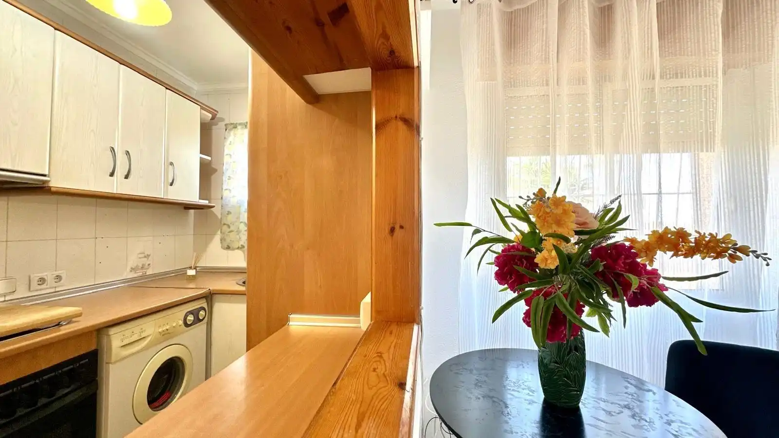 Küche von Wohnung zum Verkauf in Torrevieja mit Terrasse, Möbliert und Waschmaschine