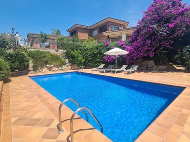 Villa avec balcon à vendre à Carrer Bellpuig