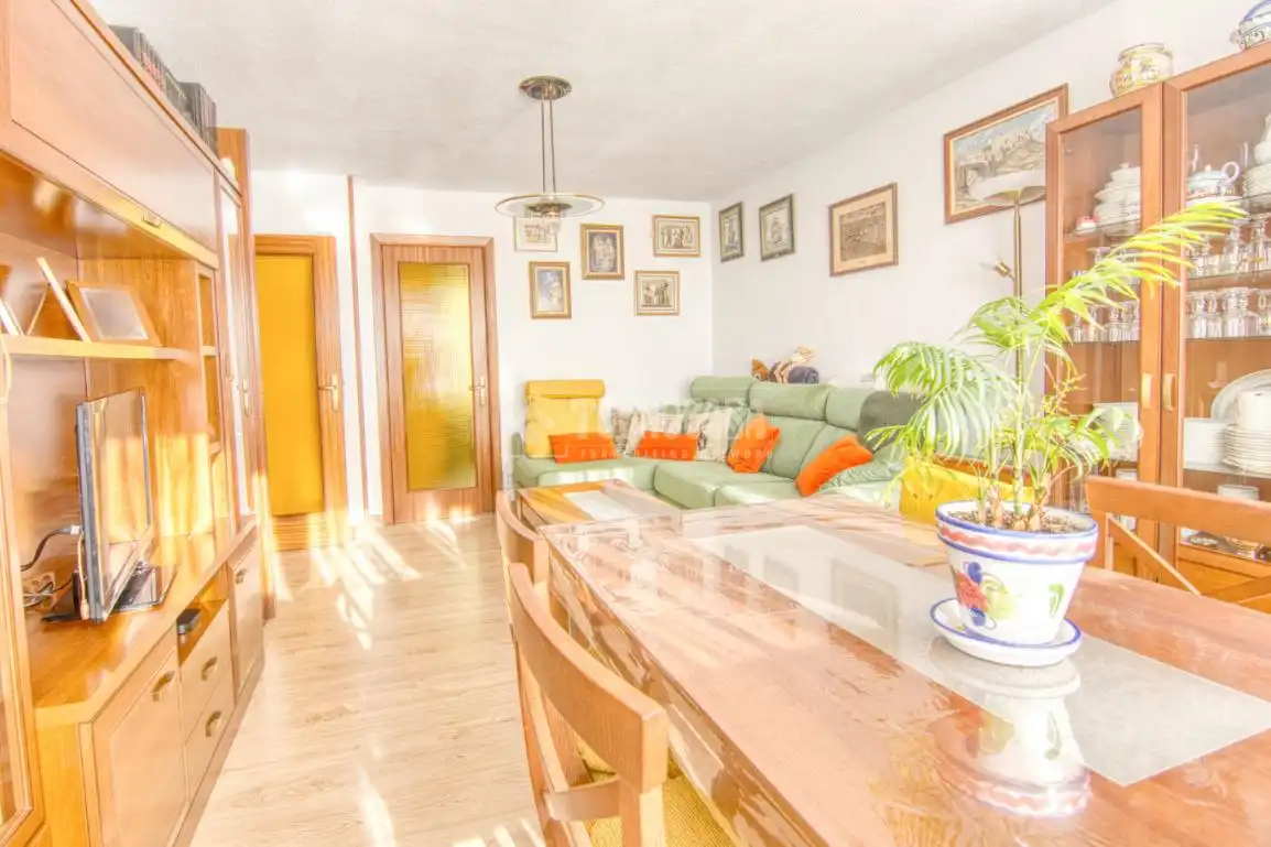 Wohnzimmer von Wohnung zum Verkauf in Santander mit Abstellraum