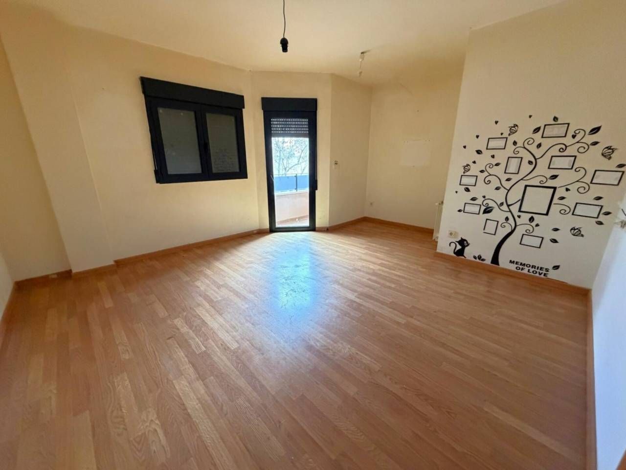 Sala d'estar de Pis en venda en Almansa amb Calefacció i Balcó