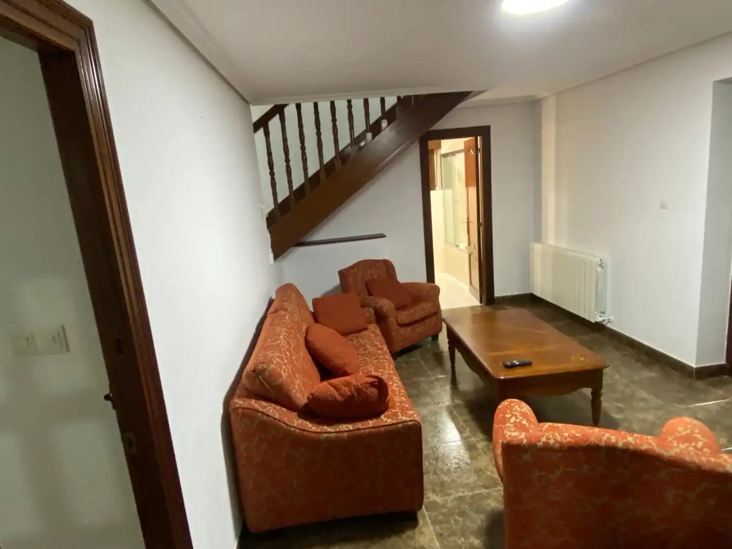 Sala d'estar de Casa o xalet de lloguer en Legutio amb Calefacció, Jardí privat i Parquet