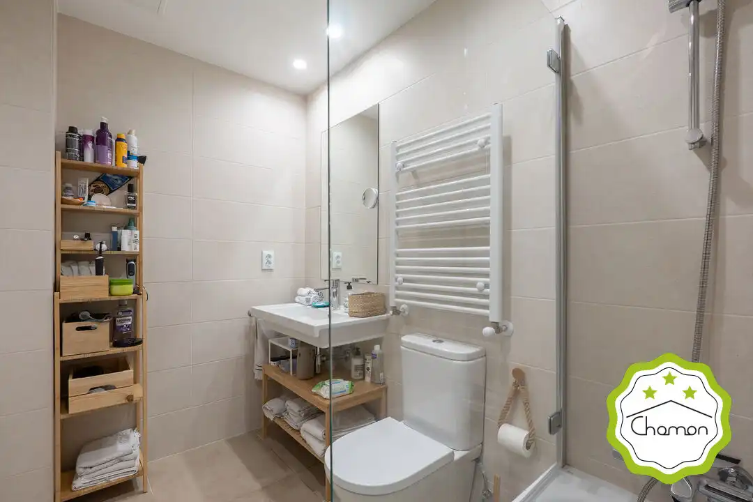 Baño de Ático en venta en Urduliz con Calefacción, Terraza y Trastero