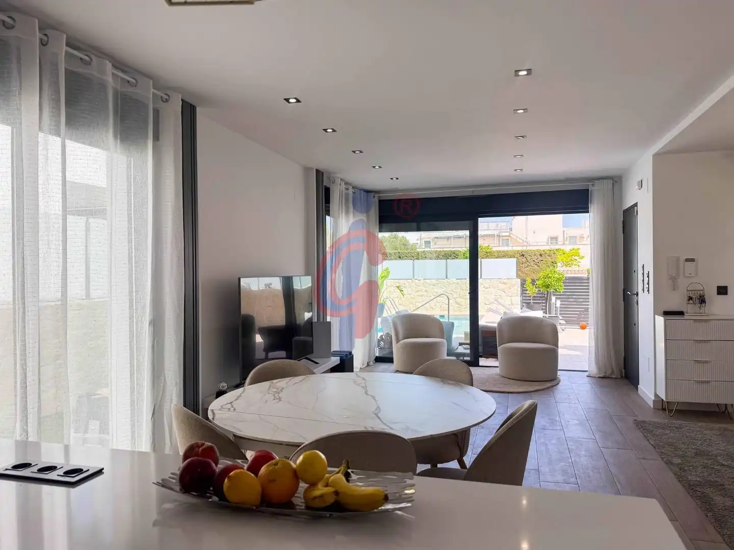 Sala d'estar de Casa o xalet en venda en Orihuela amb Aire condicionat, Terrassa i Piscina