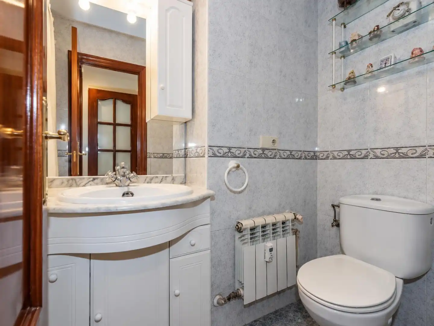Bathroom of Flat for sale in Alcobendas  with Air Conditioner, Heating and Terrace