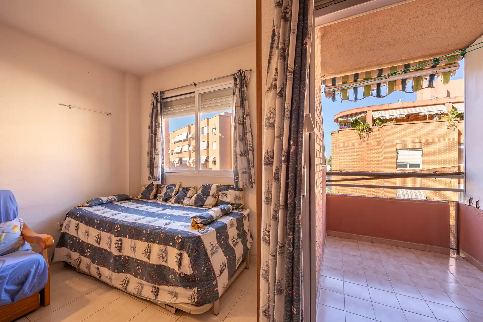 Dormitori de Apartament en venda en Benidorm amb Moblat
