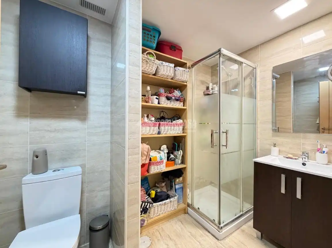 Badezimmer von Wohnung zum Verkauf in San Agustín del Guadalix mit Klimaanlage und Heizung