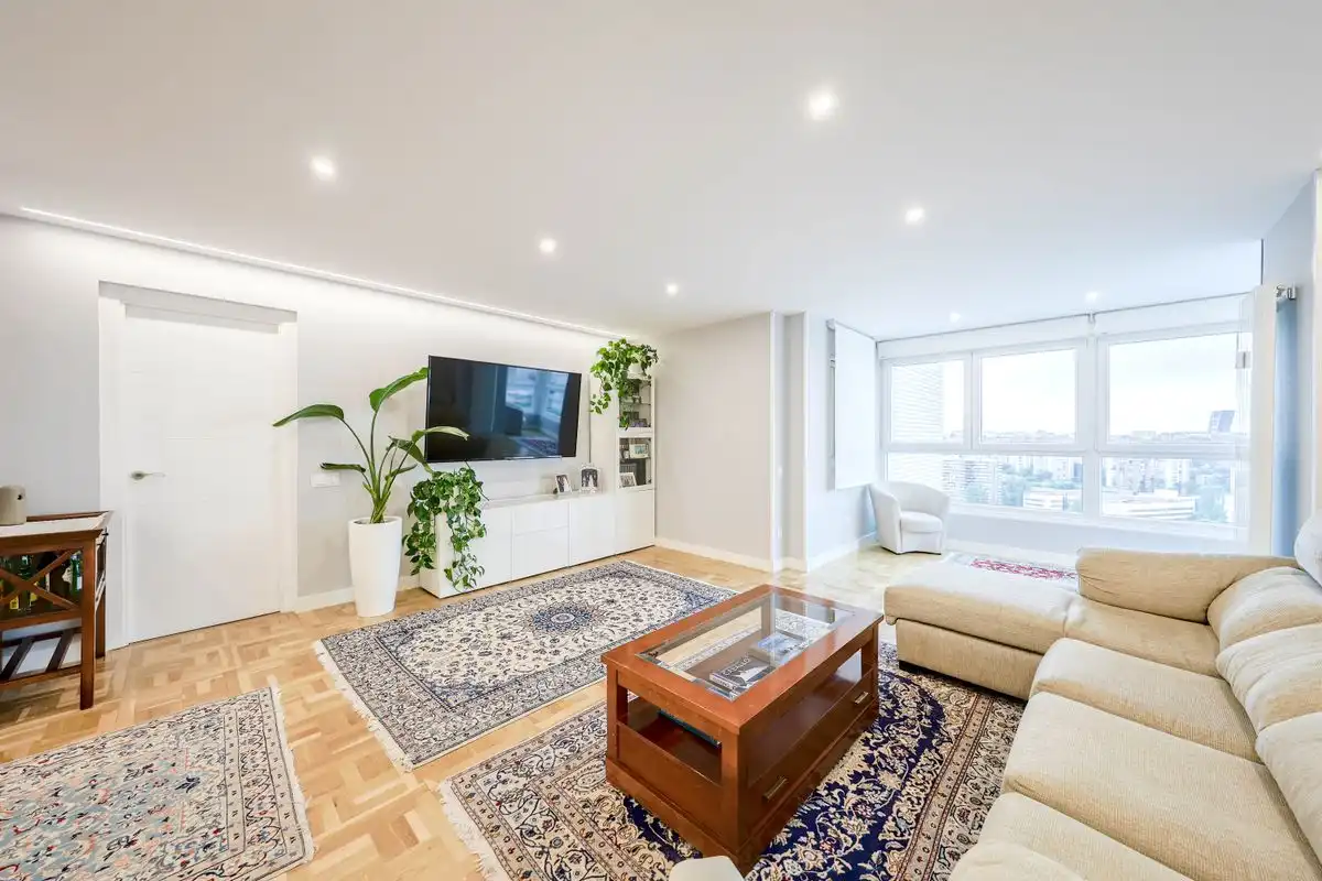 Flat with pool for sale in Calle de Fermín Caballero, imagen 3