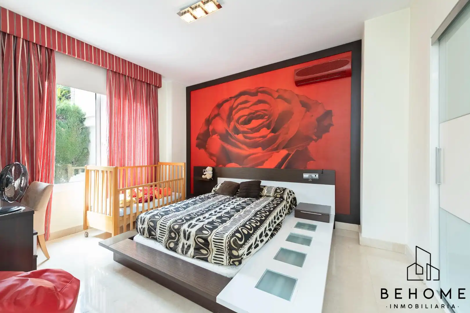 Dormitori de Casa o xalet en venda en Alhaurín de la Torre amb Aire condicionat, Jardí privat i Terrassa