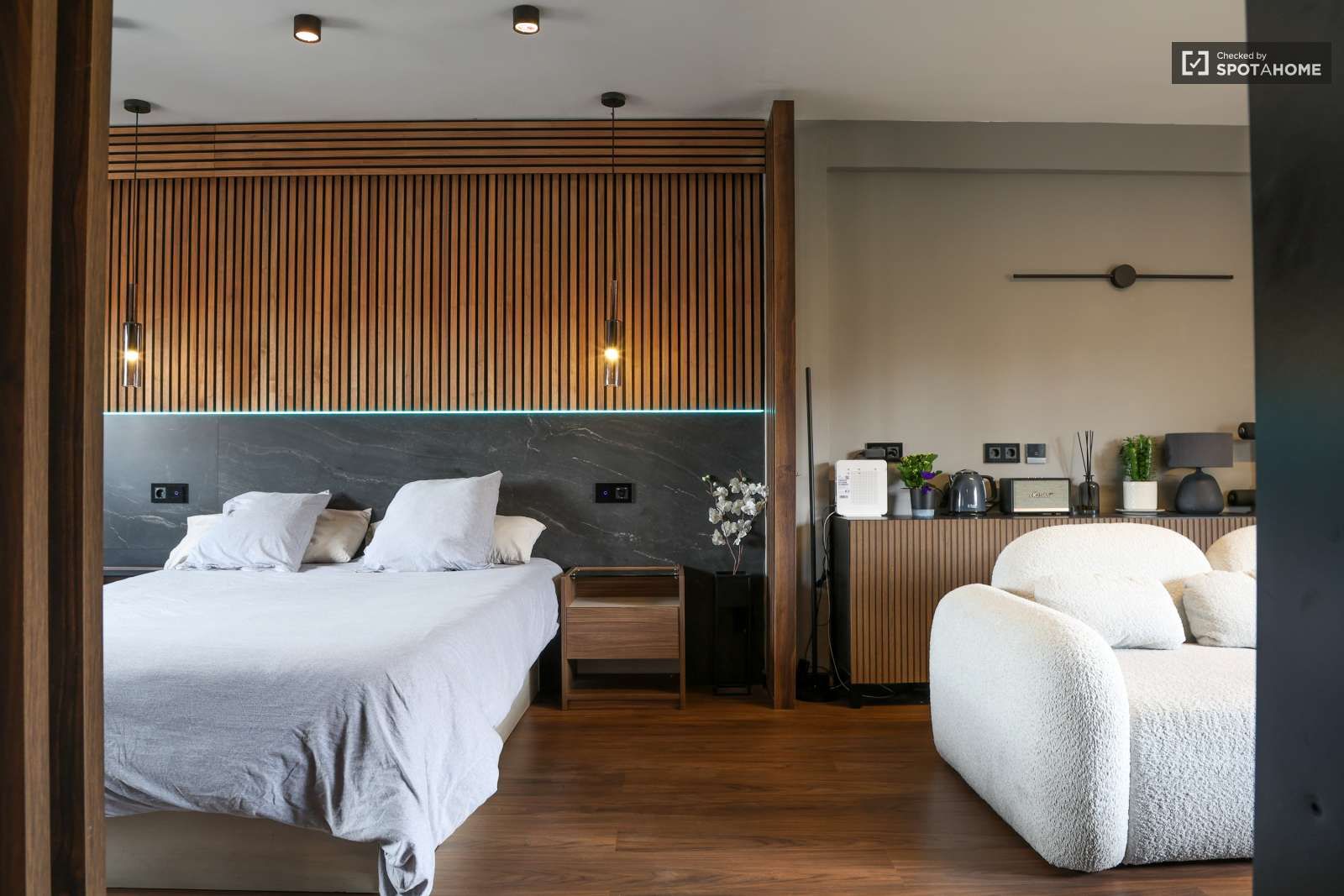 Bedroom of Flat to share in  Madrid Capital  with Air Conditioner, Heating and Terrace