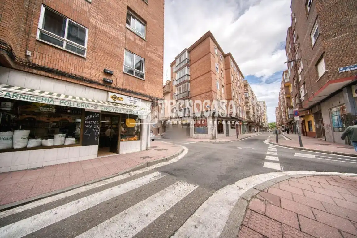 Vista exterior de Pis en venda en Valladolid amb Calefacció