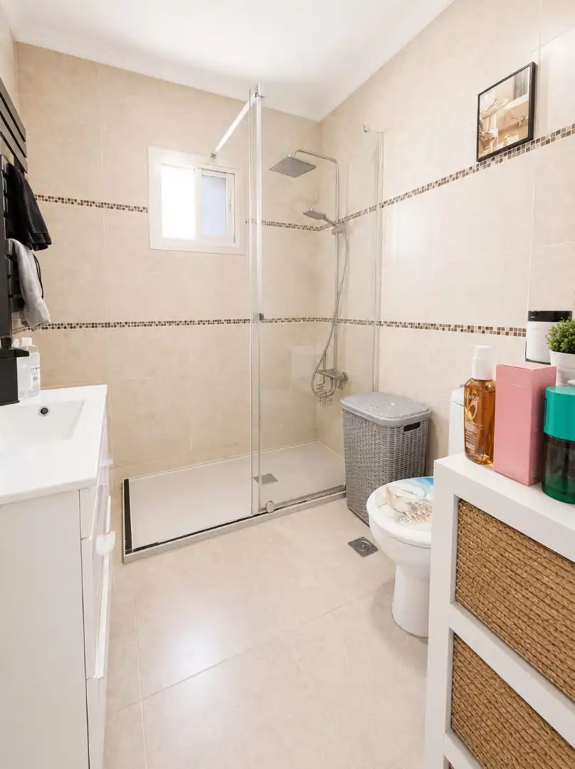 Flat for sale in Reyes