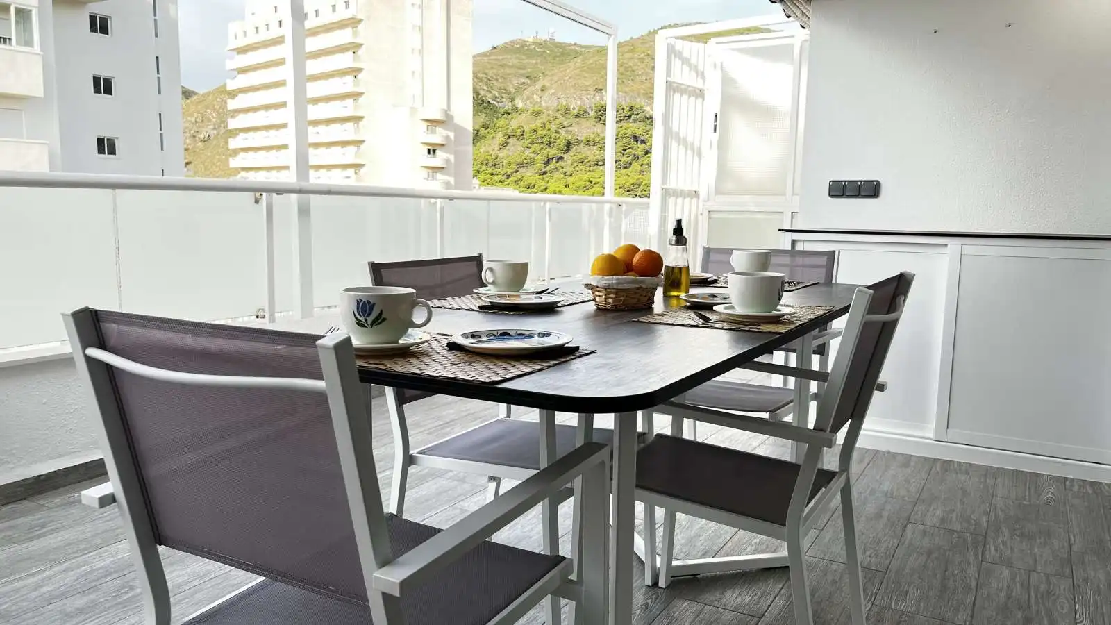 Terrace of Apartments for share in Cullera  with Air Conditioner, Terrace and Furnished